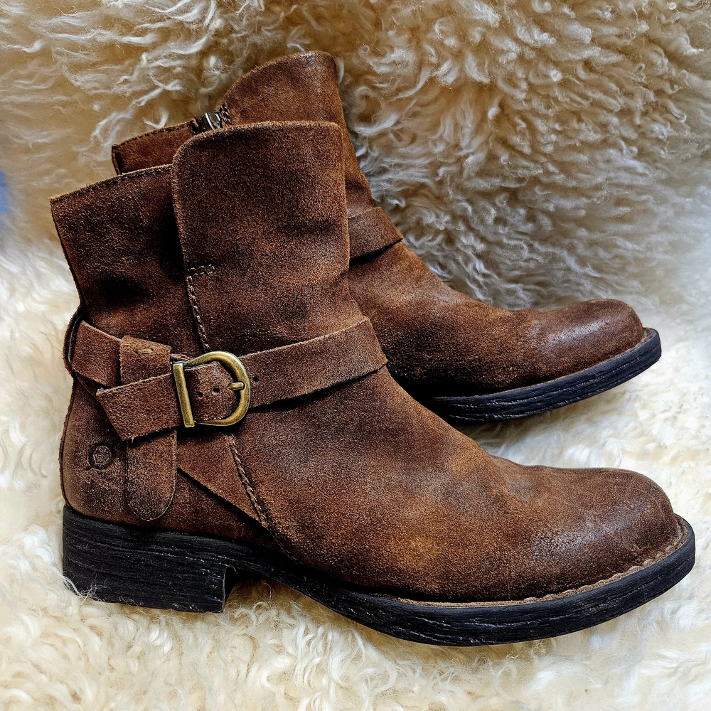 Men's BORN Brown Suede Ankle Boots with Buckle Rugged Size 8.5